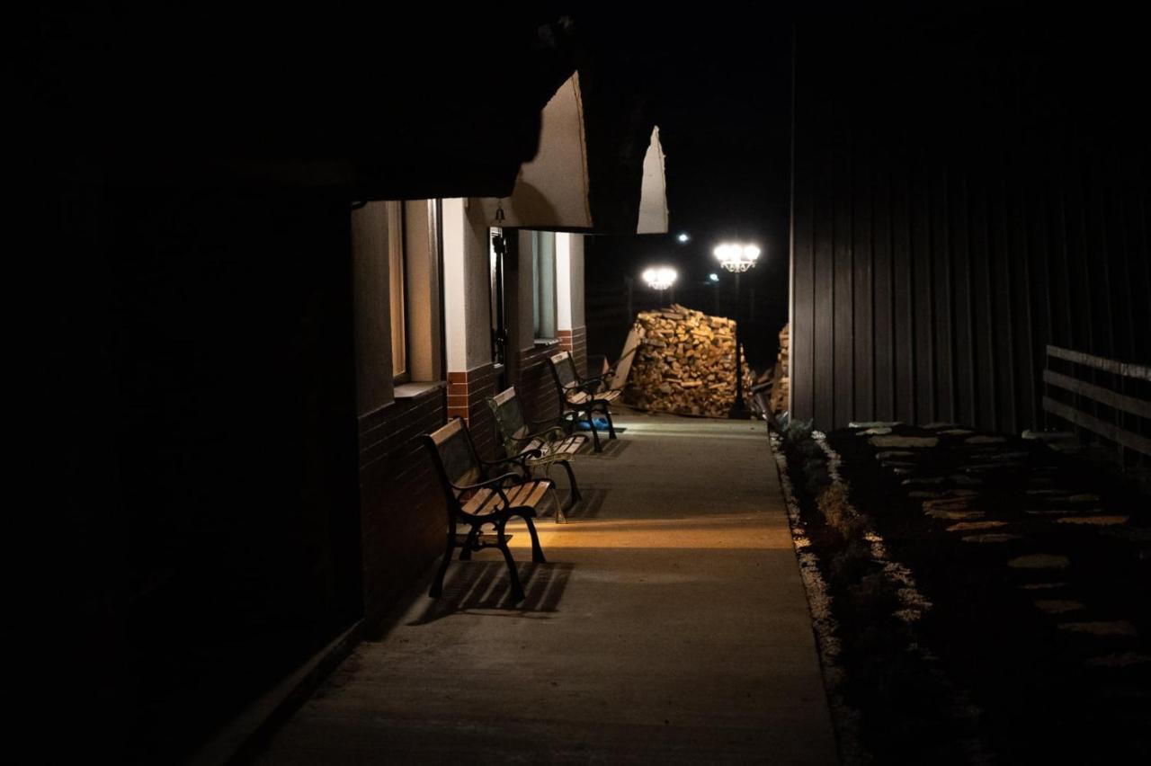 Resort Valea Tatarilor Lacu Rosu Exteriör bild