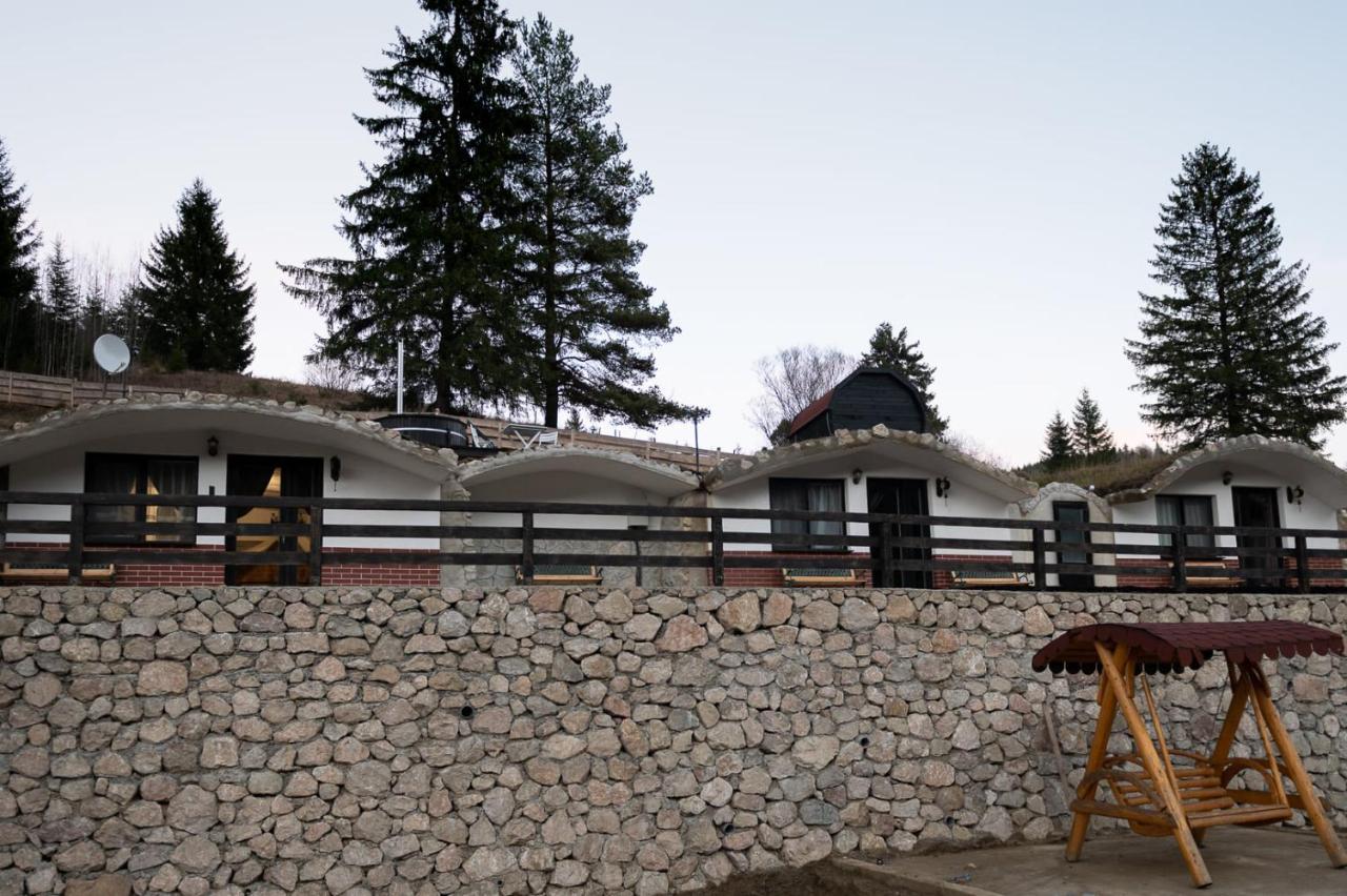 Resort Valea Tatarilor Lacu Rosu Exteriör bild