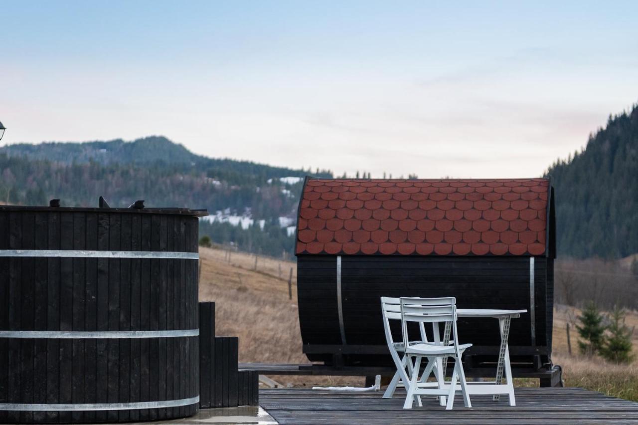 Resort Valea Tatarilor Lacu Rosu Exteriör bild