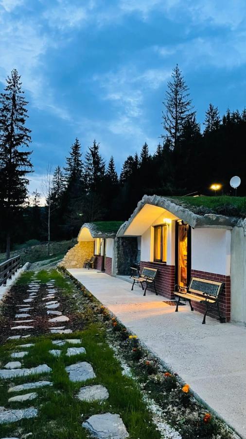 Resort Valea Tatarilor Lacu Rosu Exteriör bild