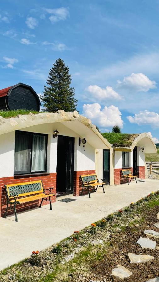 Resort Valea Tatarilor Lacu Rosu Exteriör bild